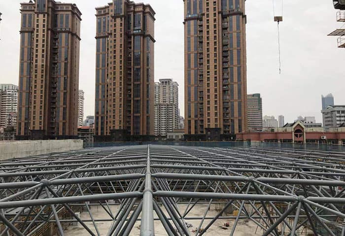黄骅螺栓球网架结构