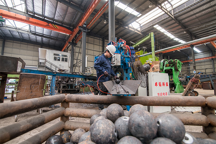 黄骅网架配件-螺栓球加工车间